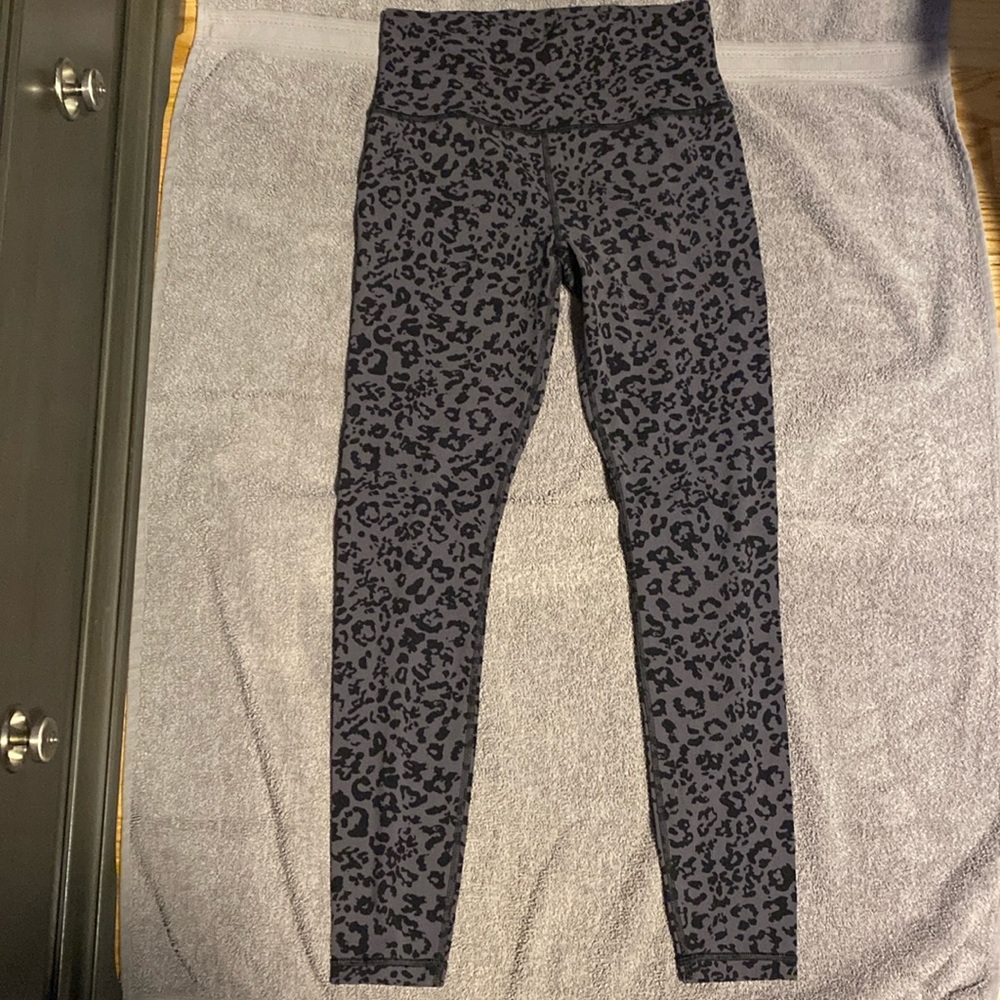 Athleta - Salutation stash pocket tight